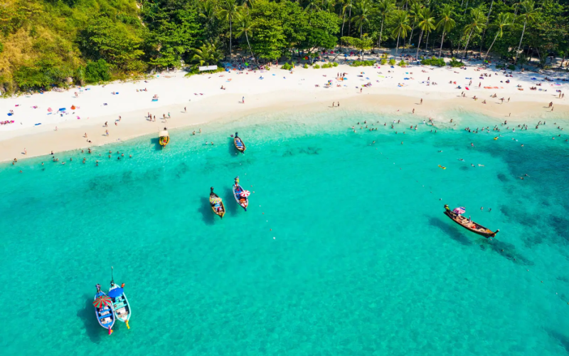 65128b565ed7ebbc2cc1fc6d_patong-beach-phuket