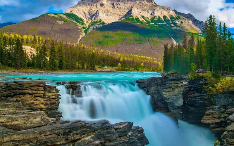Maligne-Lake-Jasper-Alberta