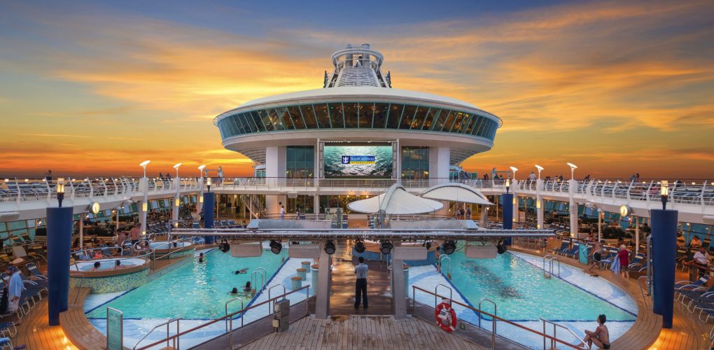 Glimpse of Hawaii, GoH influencers, Sage Stephens, AD, Adventure of the Seas, pool deck, sunset, evening, dusk,