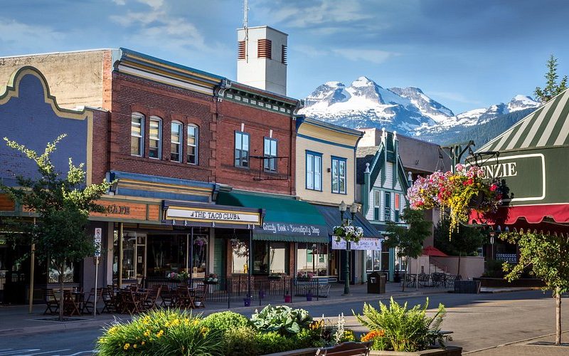 mackenzie-ave-downtown