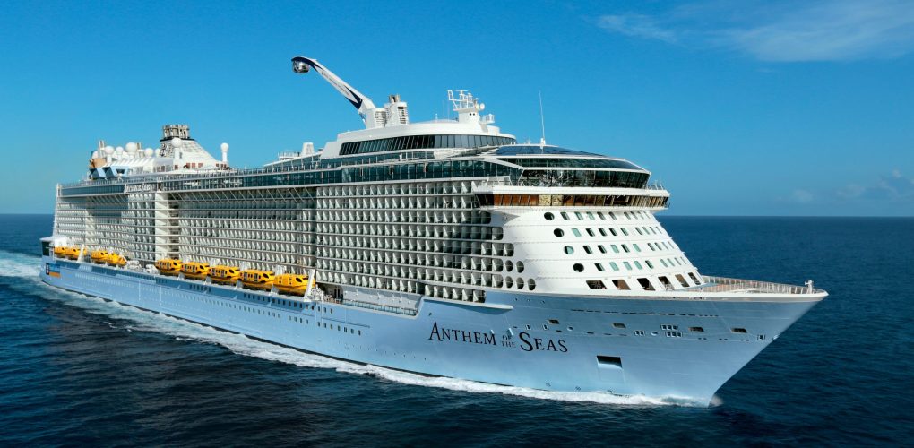 AN, Anthem of the Seas, Come Seek shoot Dec 2015 in Bahamas, aerials, at sea, ship exterior, 3/4 view starboard side, forward, front, ocean