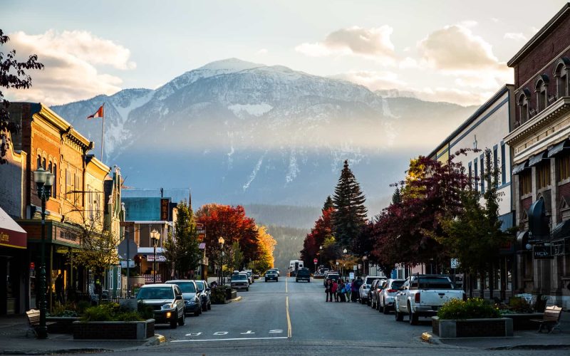 season-and-climate-downtown-revelstoke-in-fall