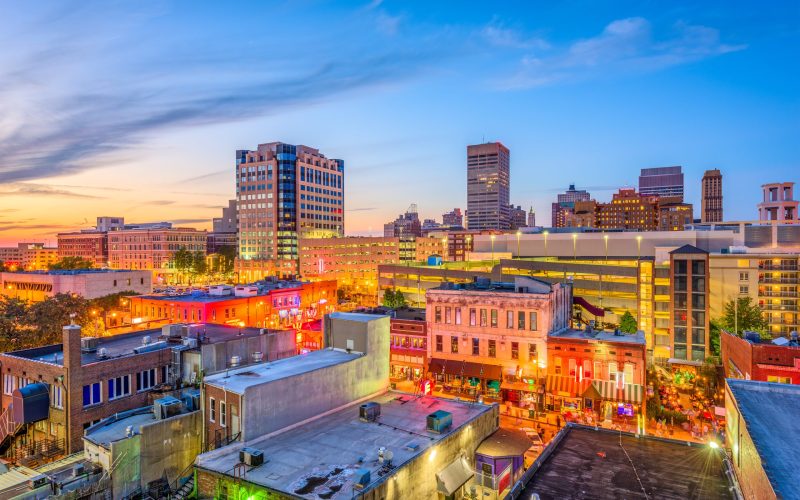 Memphis,,Tennesse,,Usa,Downtown,Cityscape,At,Dusk,Over,Beale,Street.