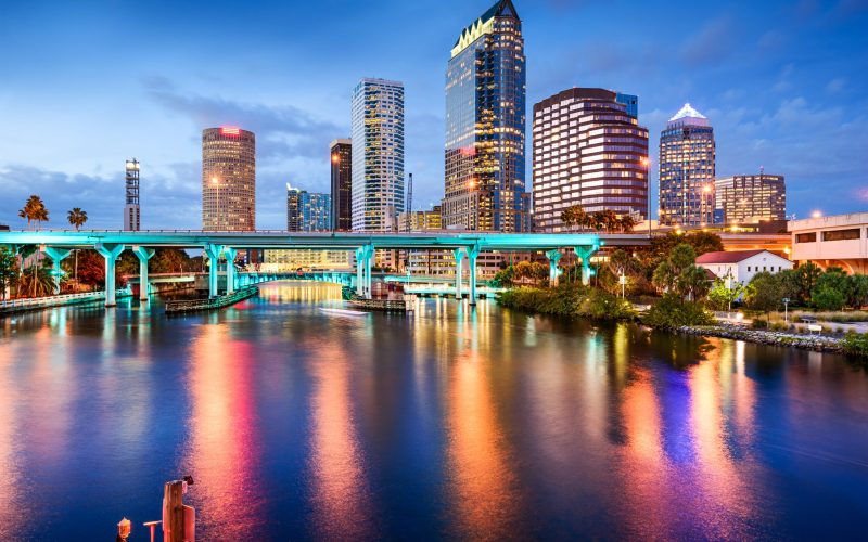 Tampa,,Florida,,Usa,Downtown,City,Skyline,Over,The,Hillsborough,River.