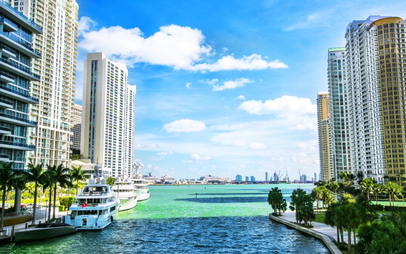 Downtown,Miami,Along,The,Miami,River,Inlet,With,Brickell,Key