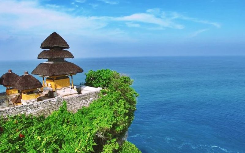 uluwatu-cliff-temple